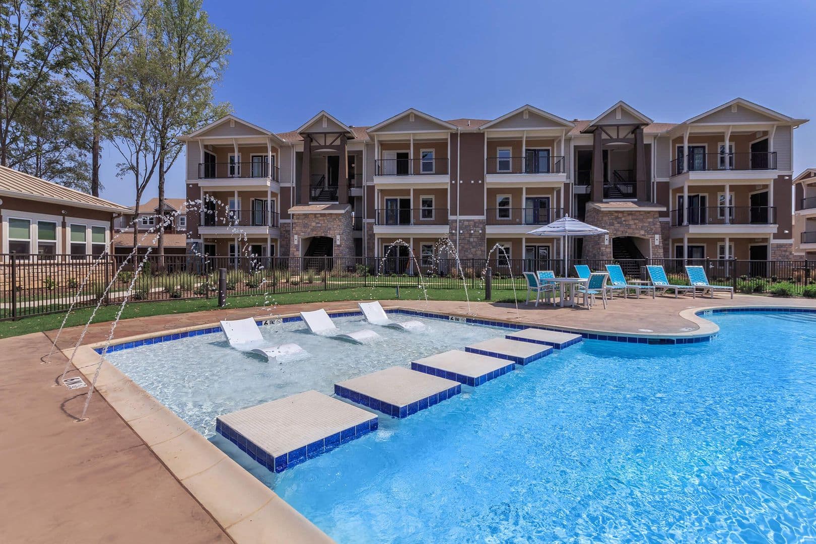 Memphis Apartment: 7885 Silver Spur Circle North