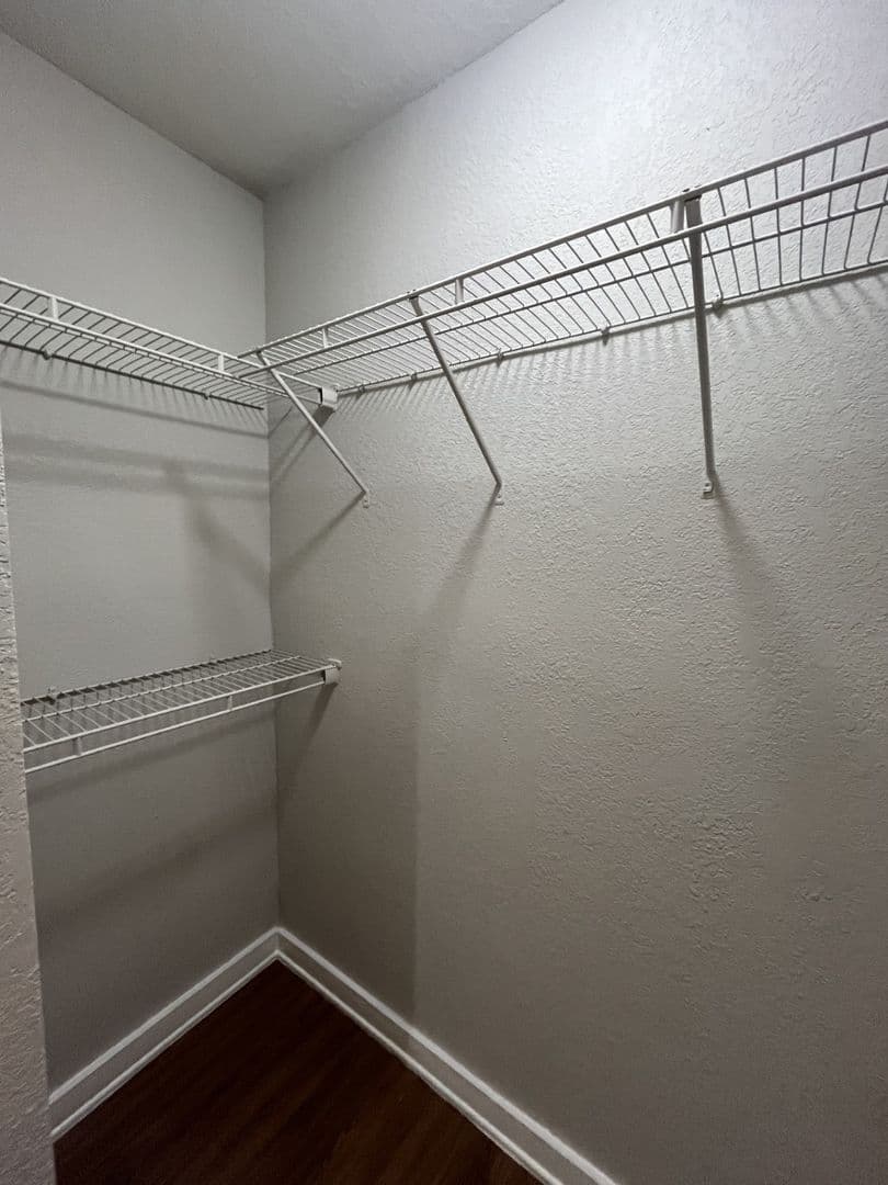 Houston Apartment: 400 Westmoreland St.