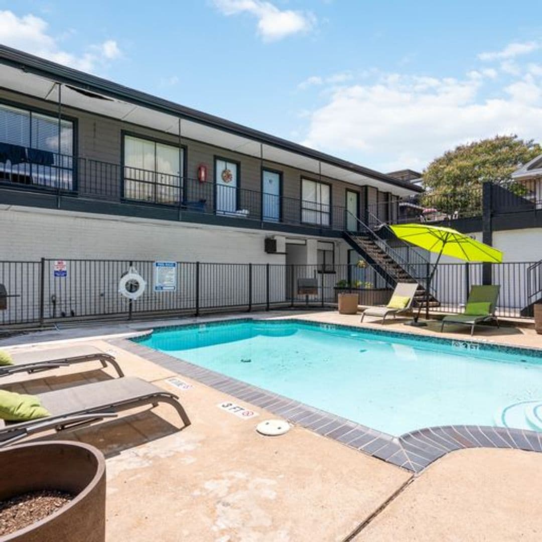 Houston Apartment: 306 Stratford St.