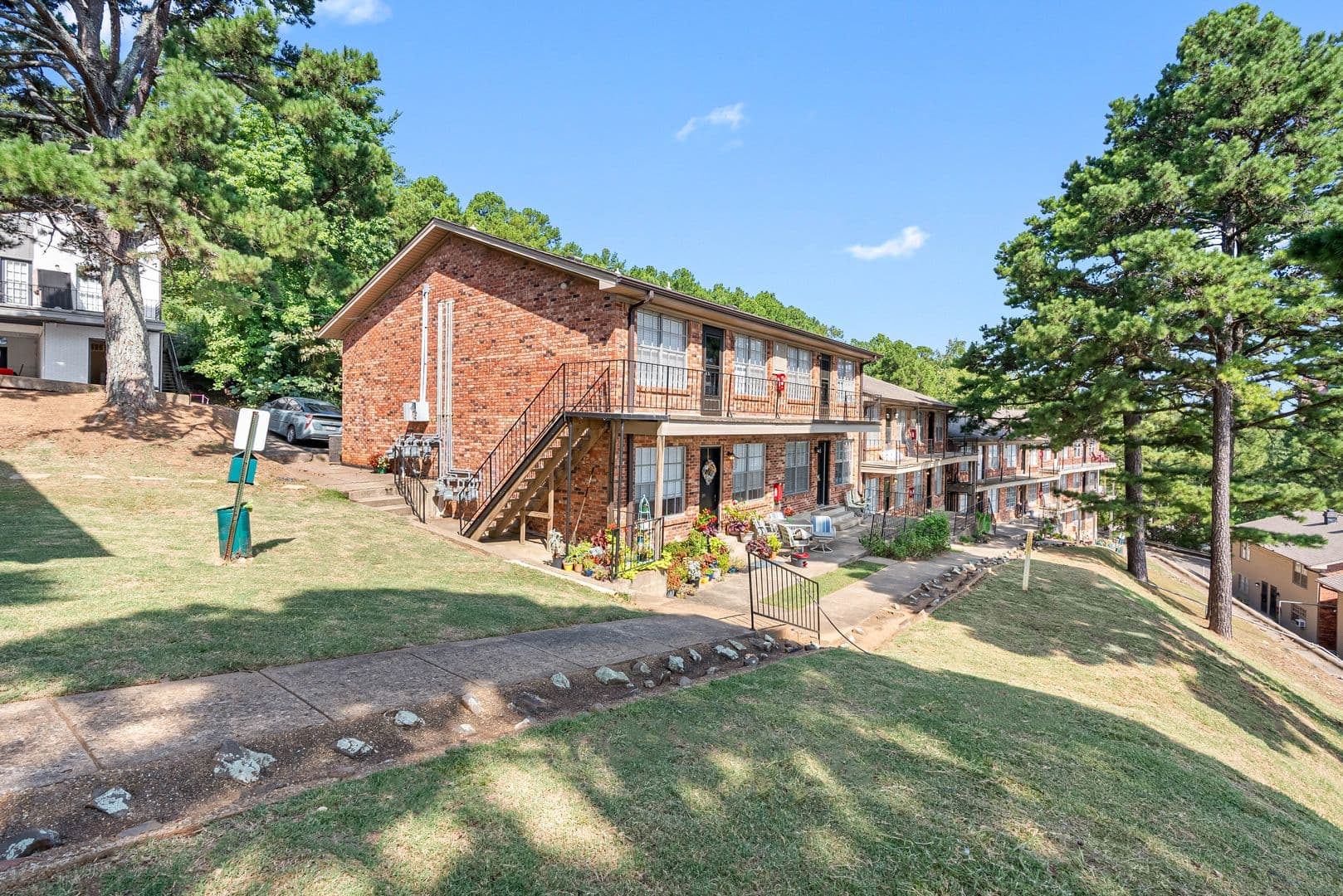 Little Rock Apartment: 2100 Rebsamen Park Road