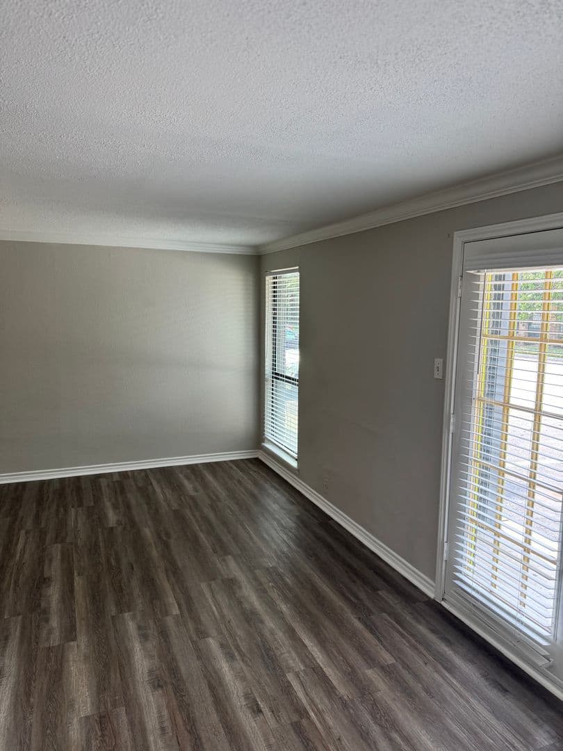 Houston Apartment: 239 Emerson St.