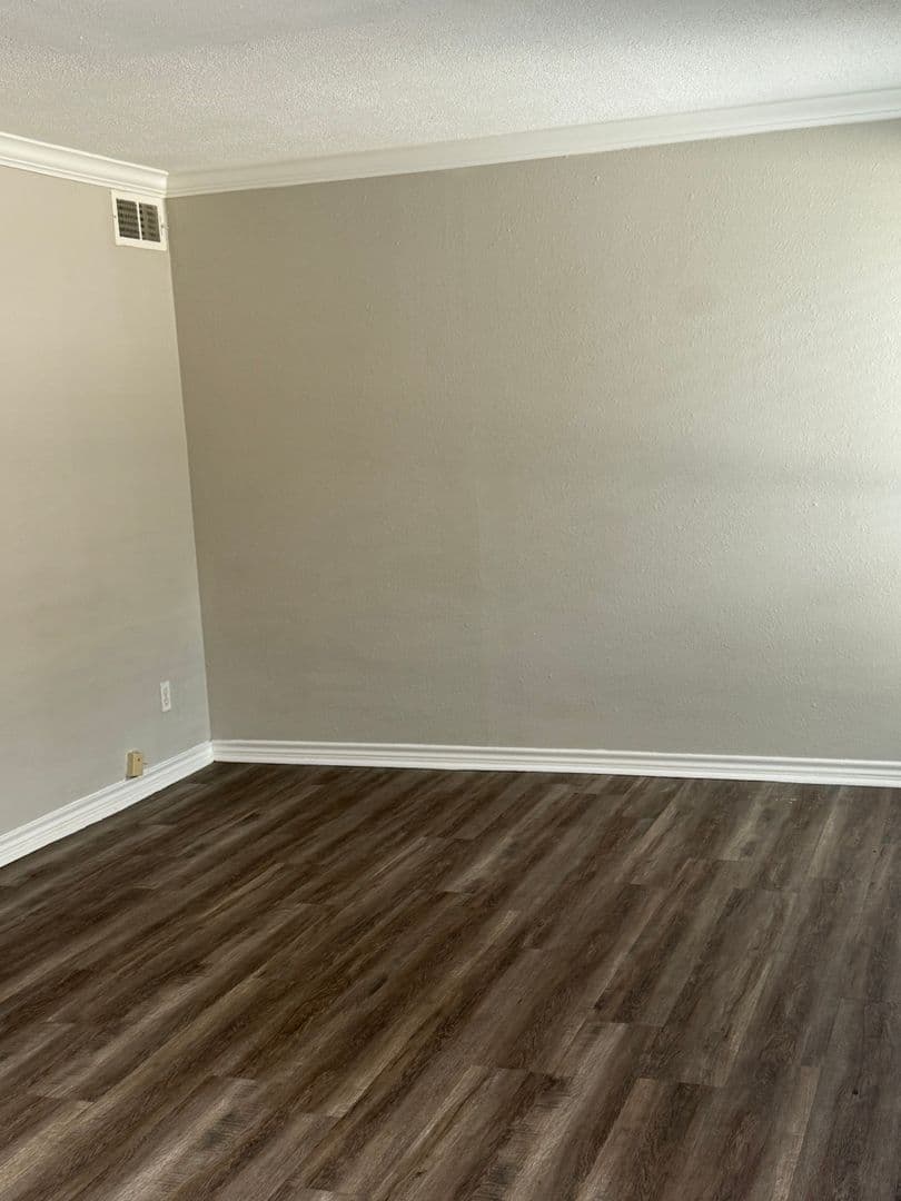 Houston Apartment: 239 Emerson St.