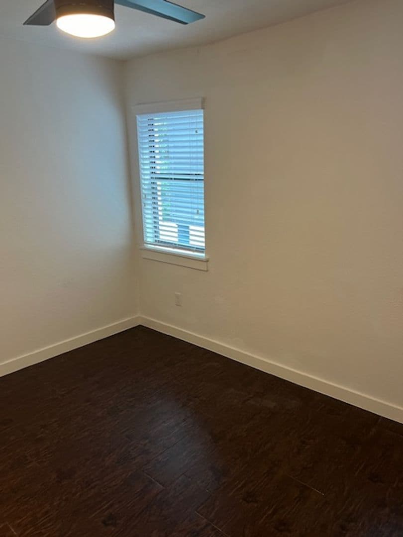 Houston Apartment: 4321 Mount Vernon St.