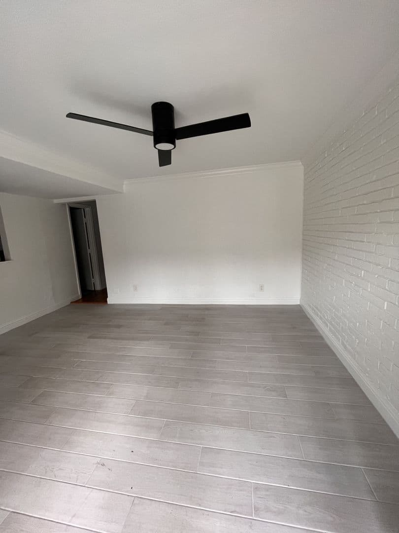 Houston Apartment: 239 Emerson St.