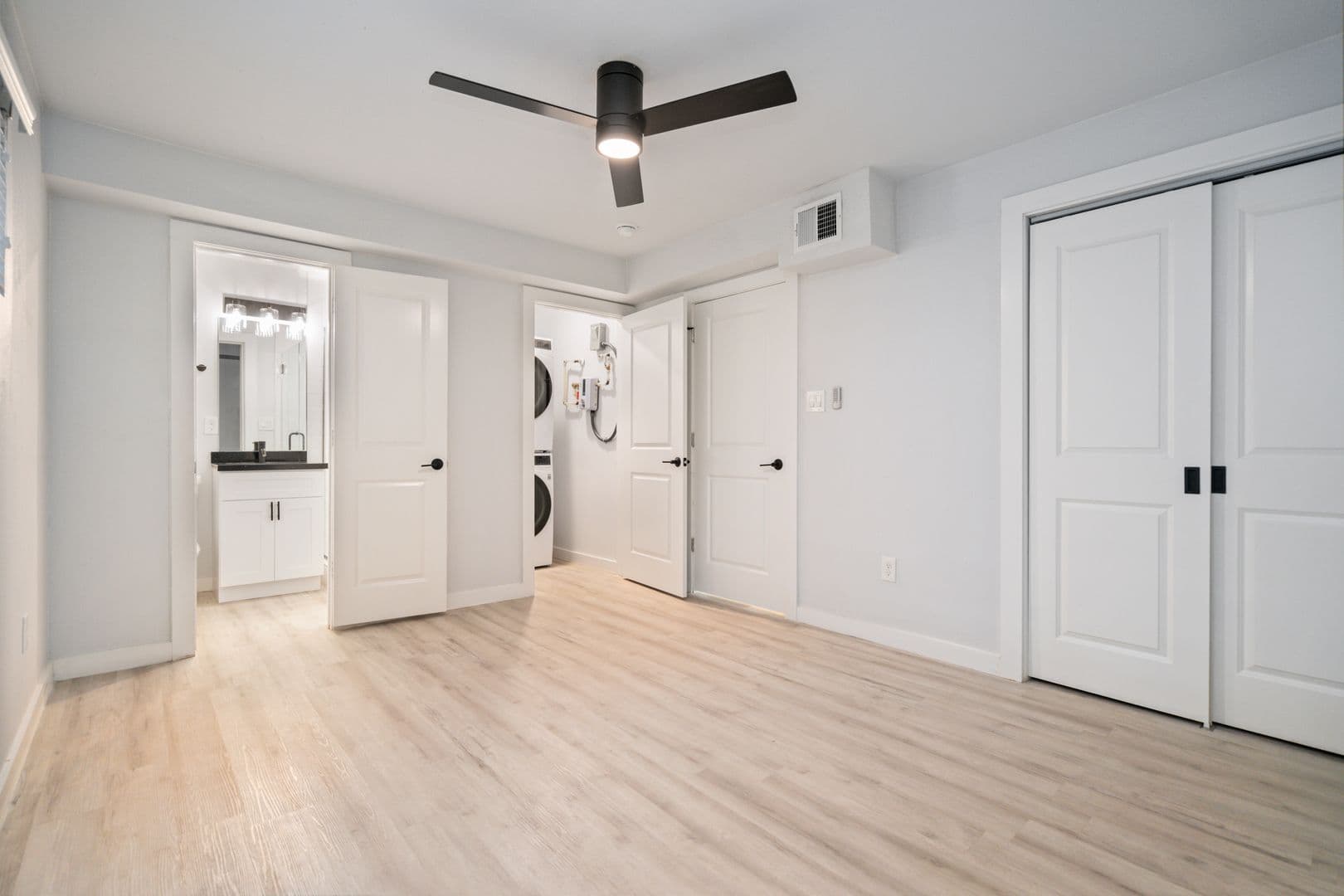 Houston Apartment: 606 Harold St.
