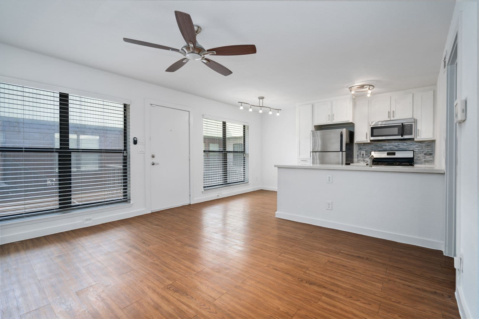 Houston Apartment: 400 Westmoreland St.
