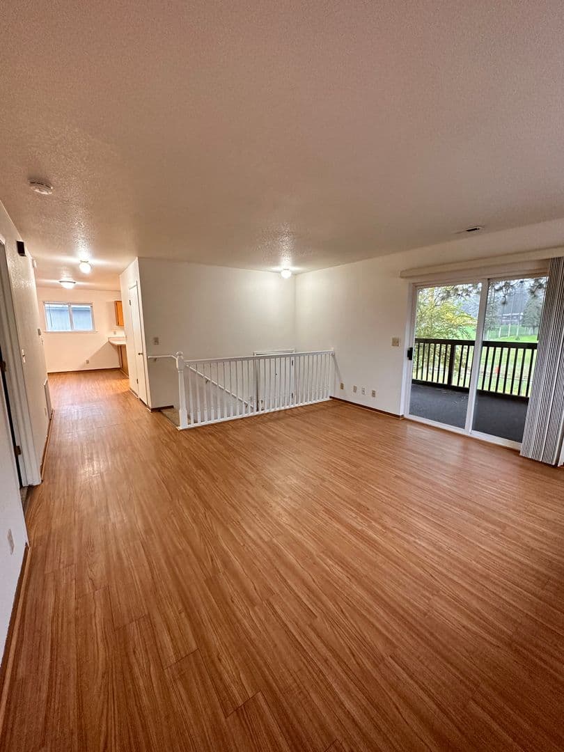 Coeur d'Alene Apartment: 1877 W Fairway