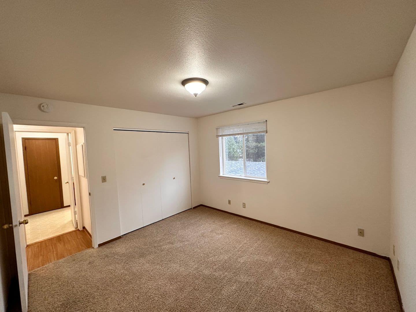 Coeur d'Alene Apartment: 1877 W Fairway