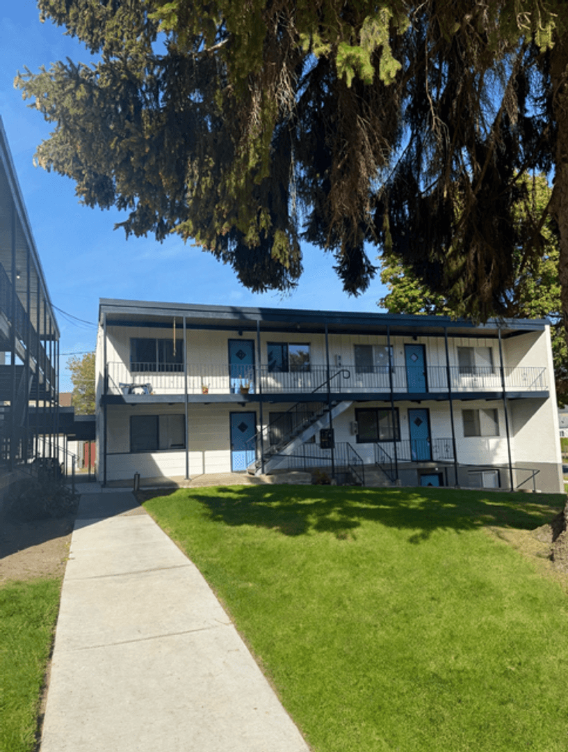 Coeur d Alene Apartment: 1023 & 1025 Coeur d Alene Ave