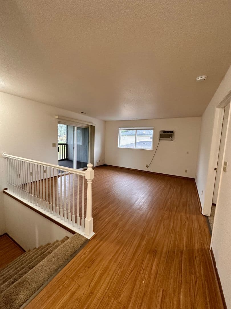 Coeur d'Alene Apartment: 1877 W Fairway