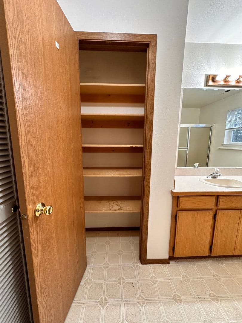 Coeur d'Alene Apartment: 1877 W Fairway