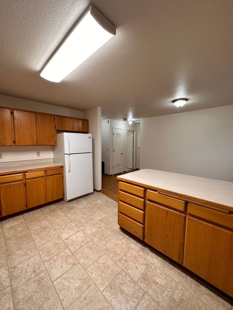 Coeur d'Alene Apartment: 1877 W Fairway