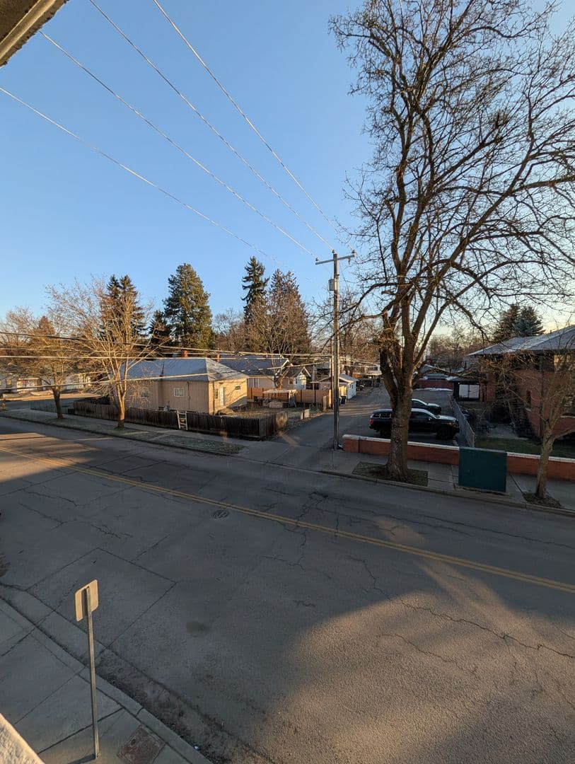 Coeur d' Alene Apartment: 621 E Lakeside Ave