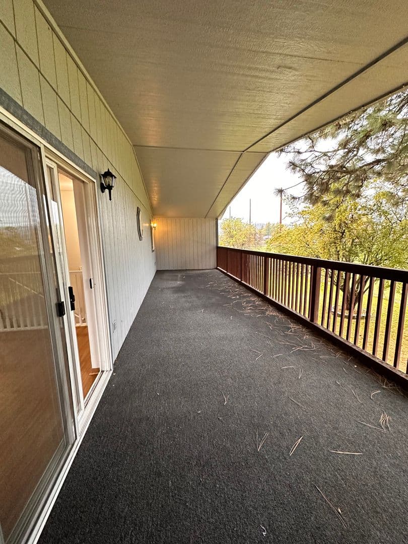 Coeur d'Alene Apartment: 1877 W Fairway