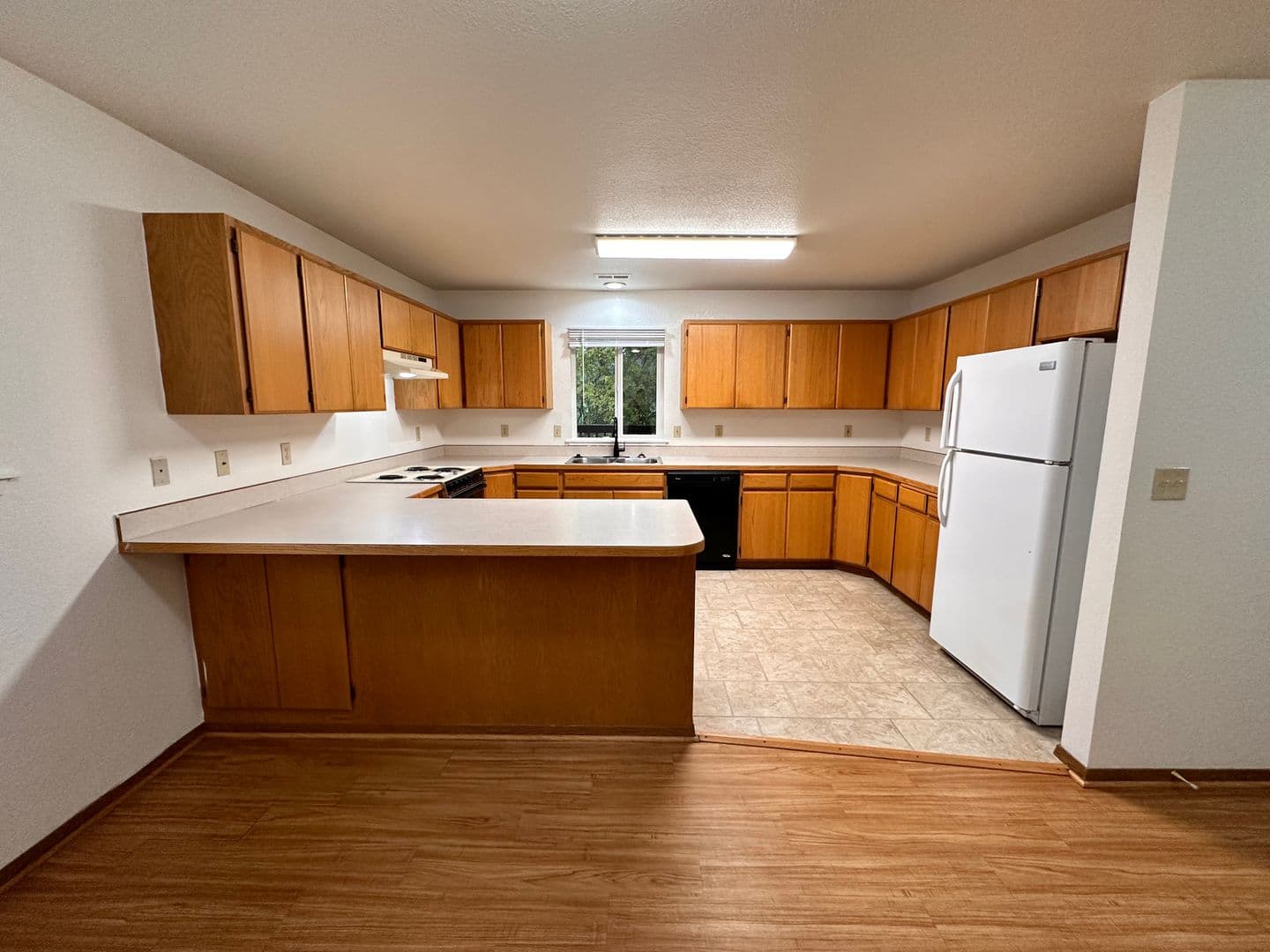 Coeur d'Alene Apartment: 1877 W Fairway