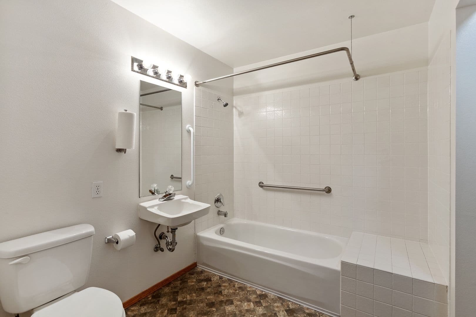 Coeur d Alene Apartment: XXXX N 15th Street