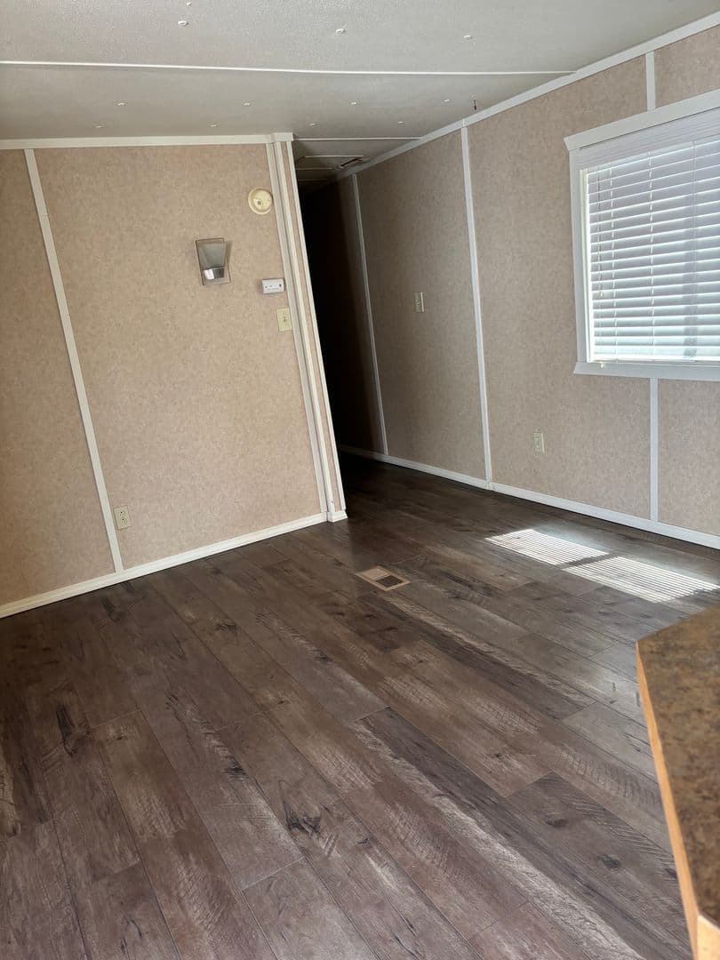 Hamilton Apartment: 607 Adirondac Ave