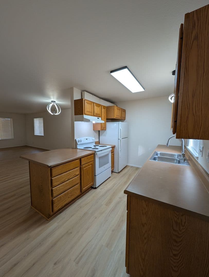 Coeur D Alene Apartment: 100 E Miller Ave
