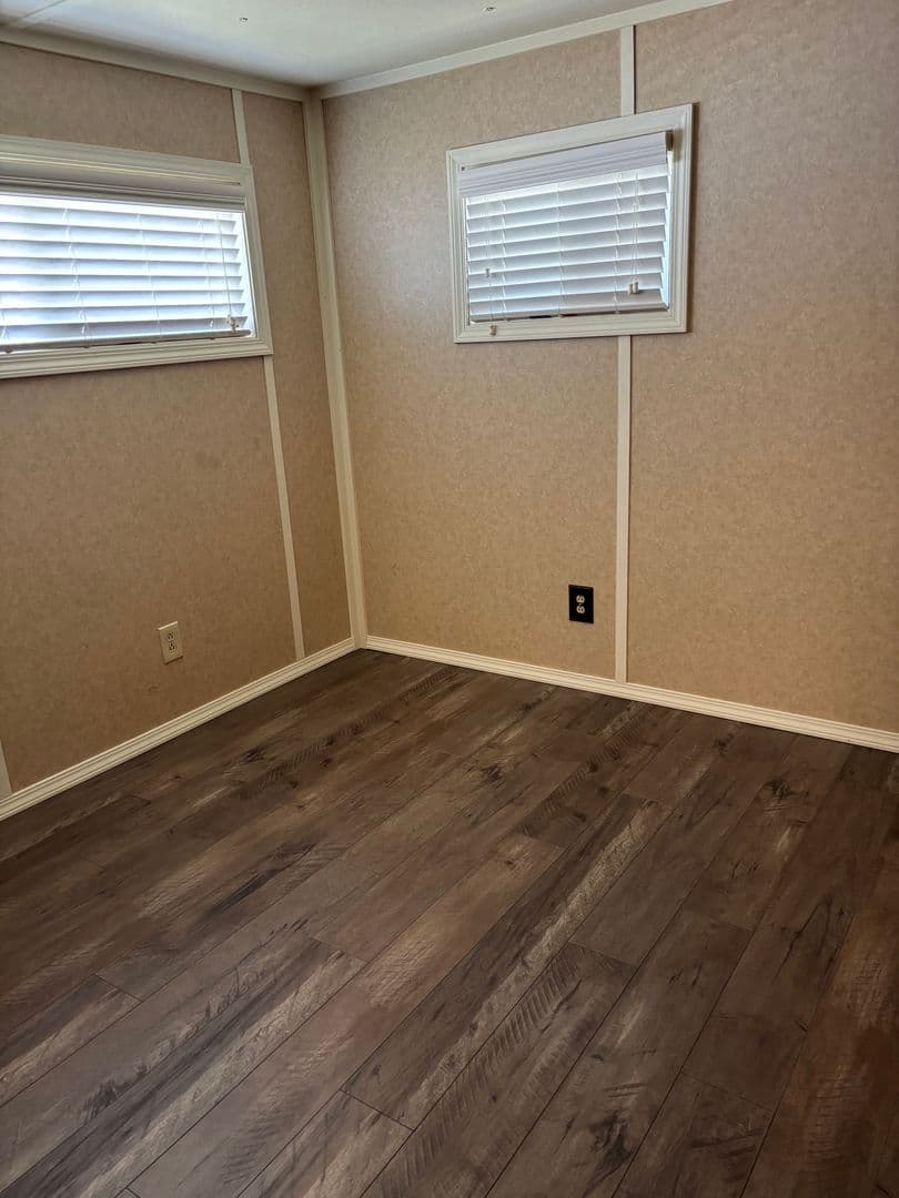 Hamilton Apartment: 607 Adirondac Ave