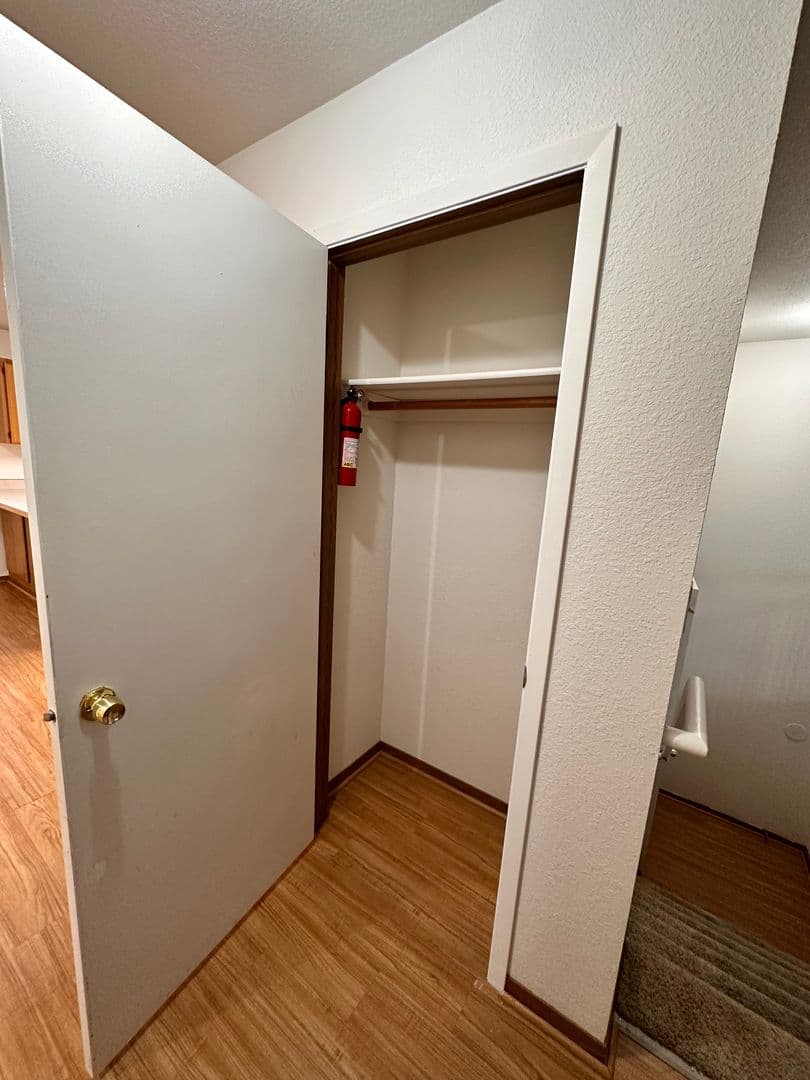 Coeur d'Alene Apartment: 1877 W Fairway