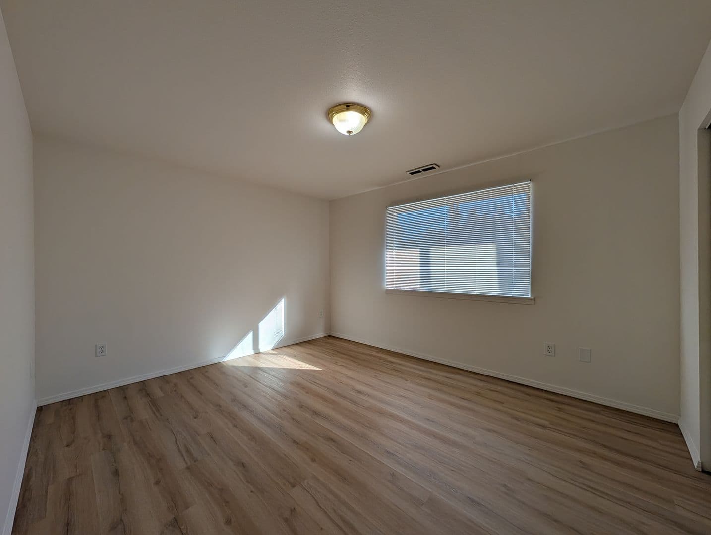 Coeur D Alene Apartment: 100 E Miller Ave