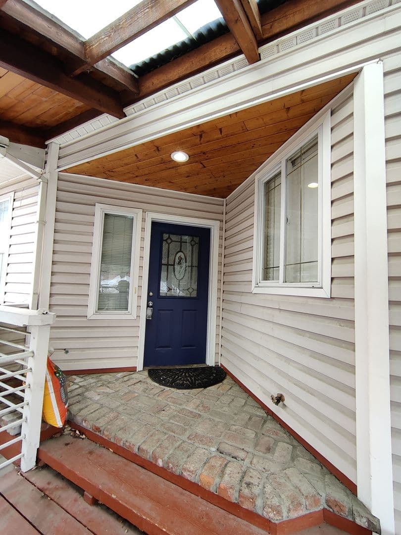 Coeur d' Alene Apartment: 621 E Lakeside Ave