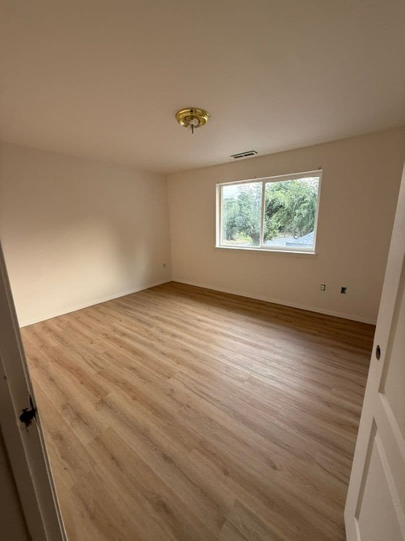 Coeur D Alene Apartment: 100 E Miller Ave