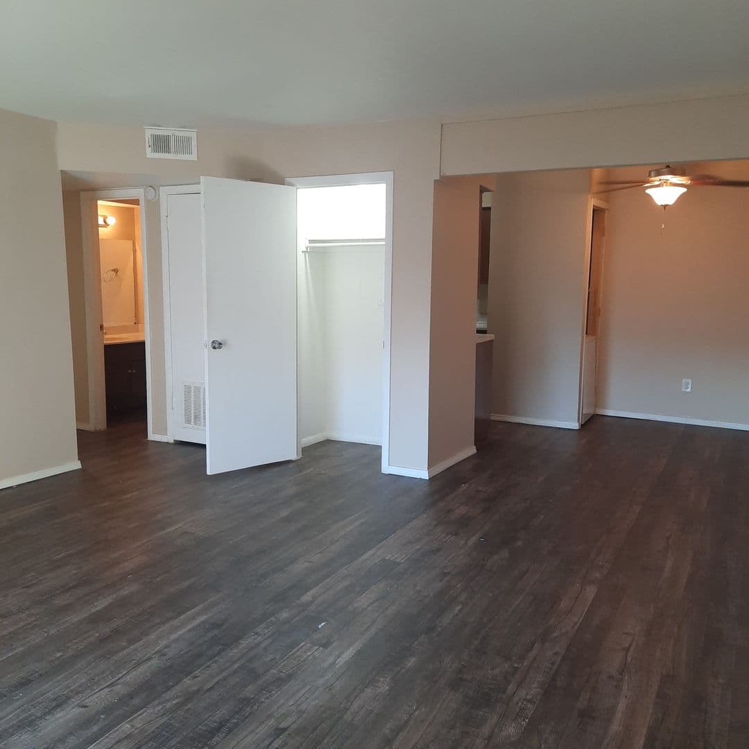 Tulsa Apartment: 5952 E. 33rd Ct.