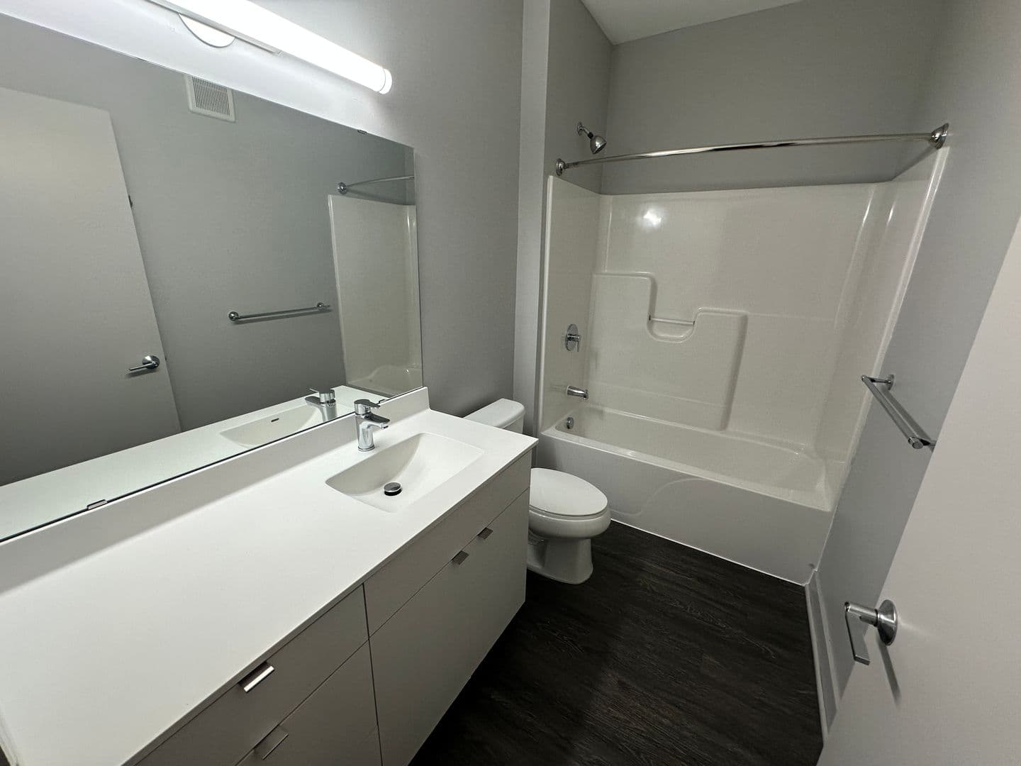 Minneapolis Apartment: 2520 S. 8th Street