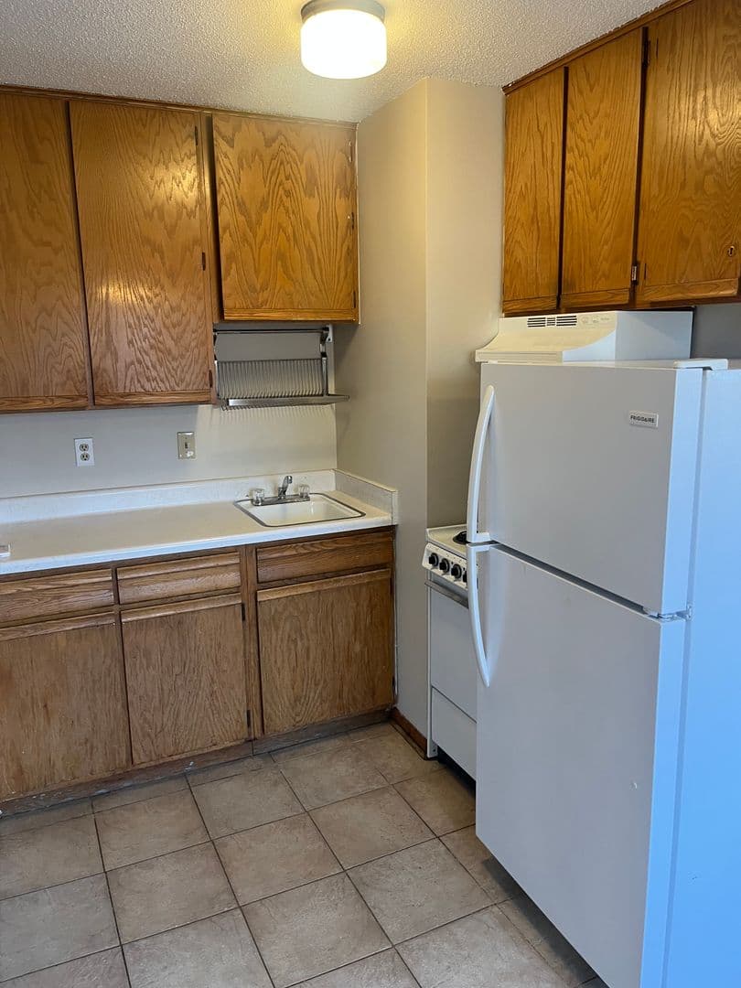 Minneapolis Apartment: 2801 Girard Ave. S.