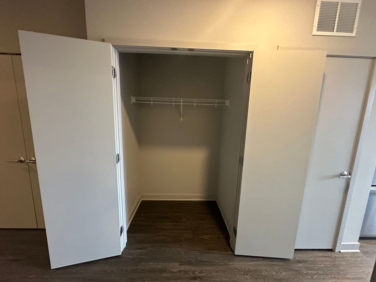 Minneapolis Apartment: 2520 S. 8th Street