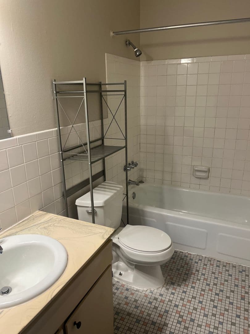 Minneapolis Apartment: 2801 Girard Ave. S.