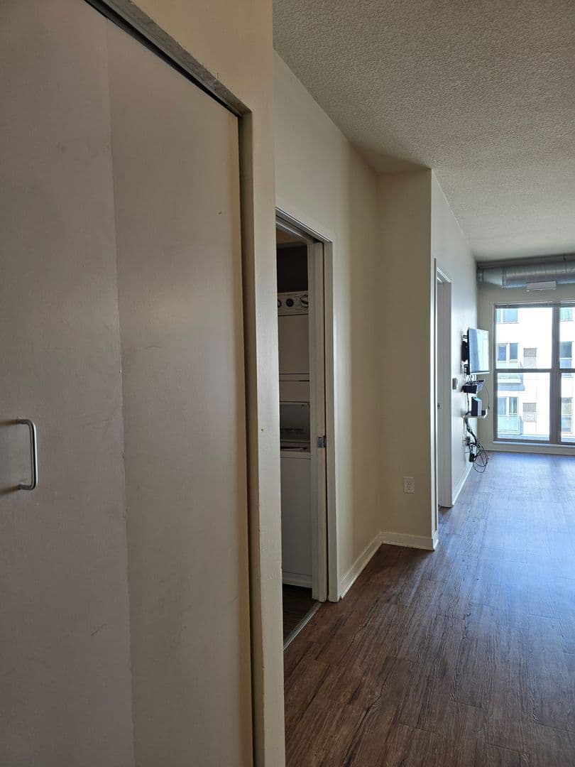 Minneapolis Apartment: 1000 University Ave SE