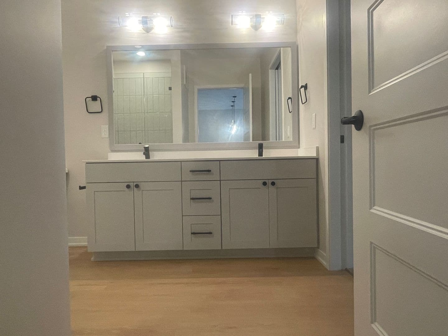 Stillwater Apartment: 200 Chestnut St E