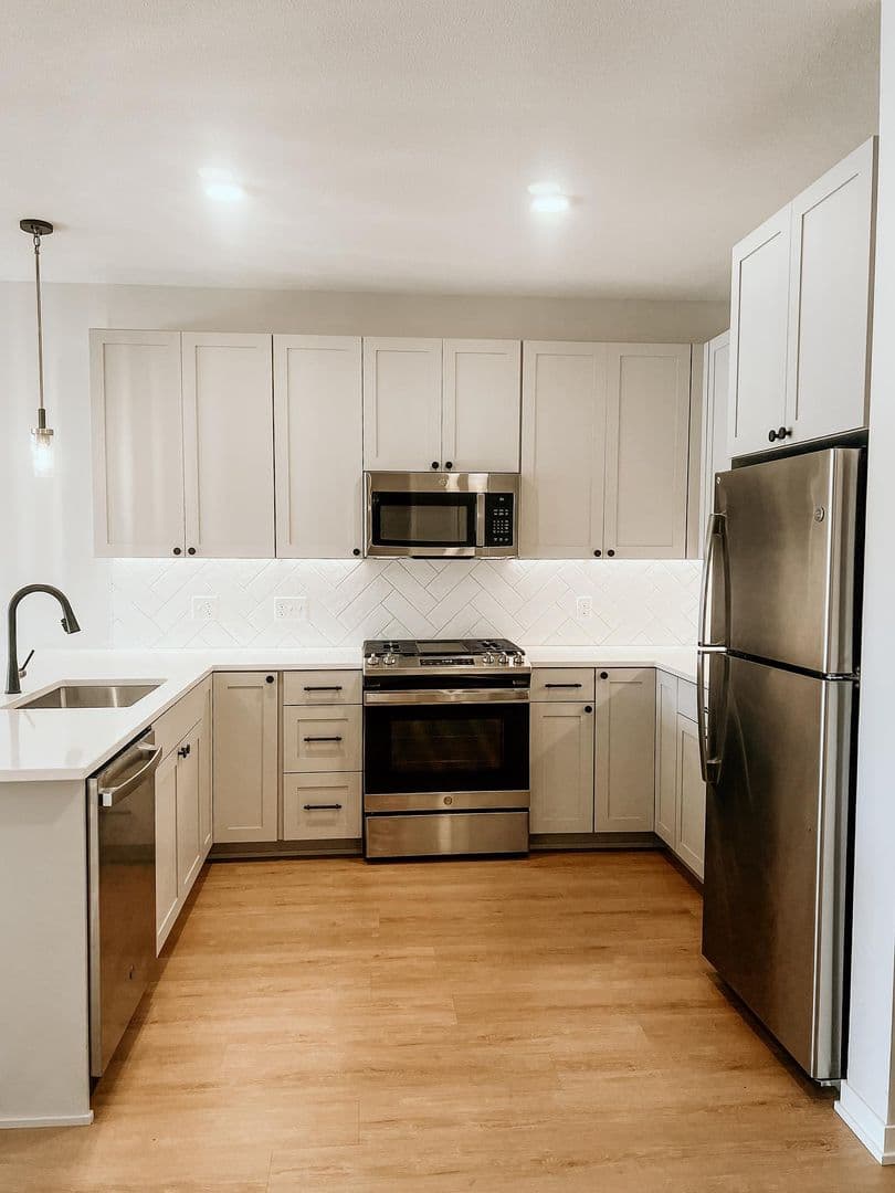 Stillwater Apartment: 200 Chestnut St E