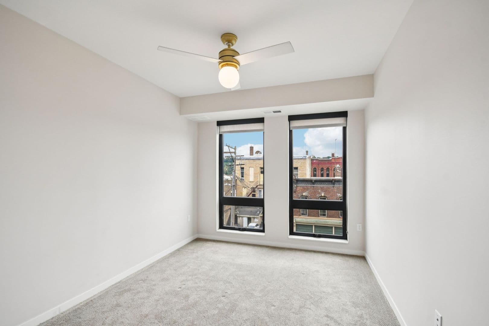Stillwater Apartment: 200 Chestnut St E
