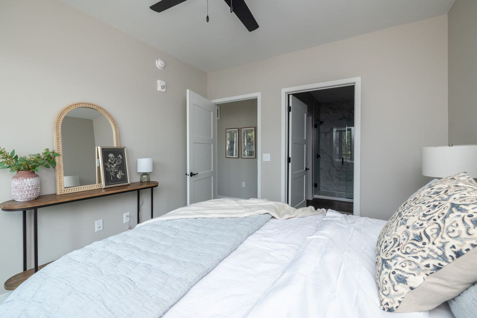 St. Paul Apartment: 695 Grand Ave
