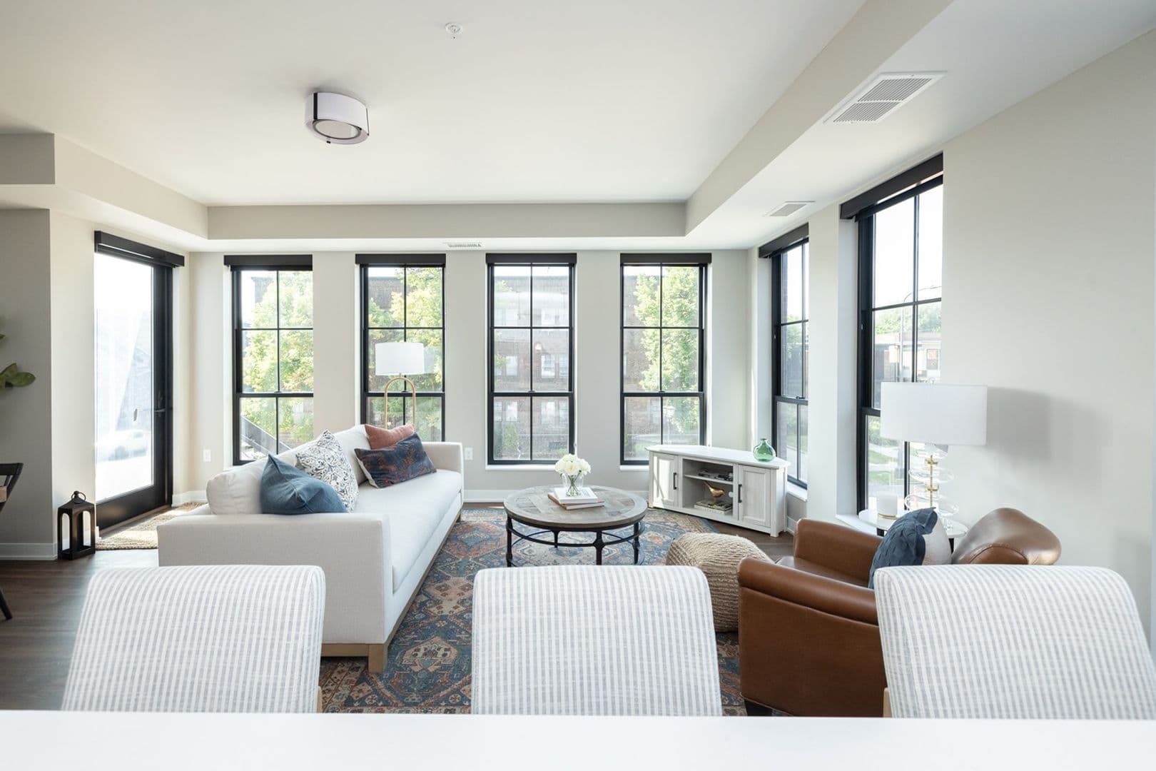 St. Paul Apartment: 695 Grand Ave
