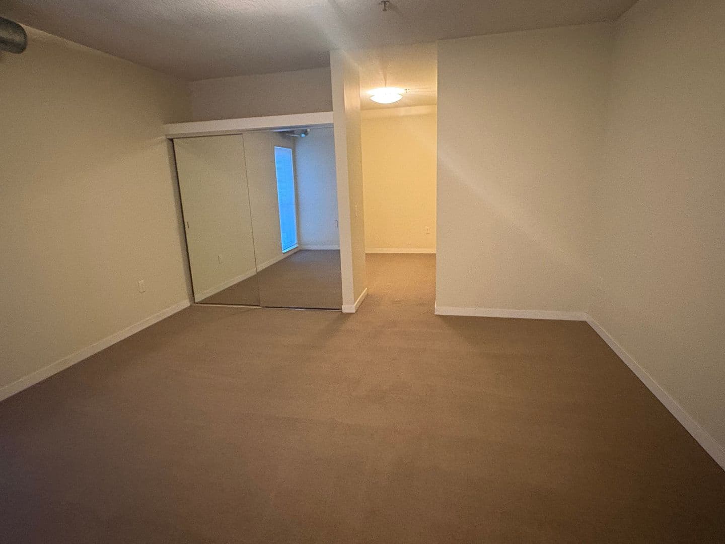 Minneapolis Apartment: 1000 University Ave SE