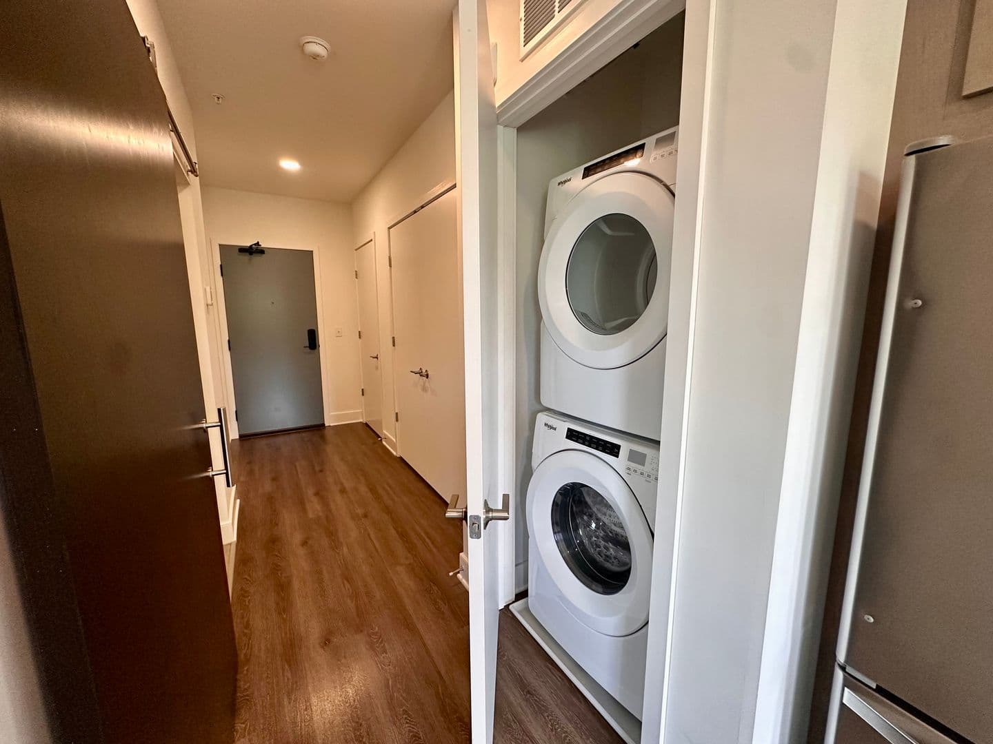 St. Paul Apartment: 84 W Water Street