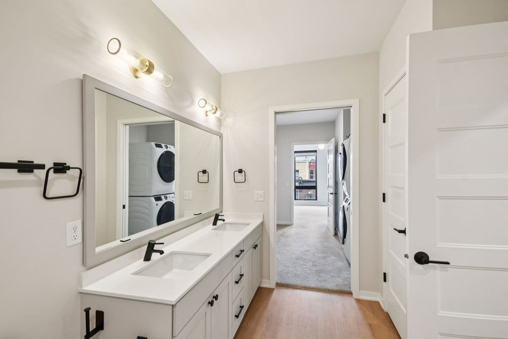 Stillwater Apartment: 200 Chestnut St E