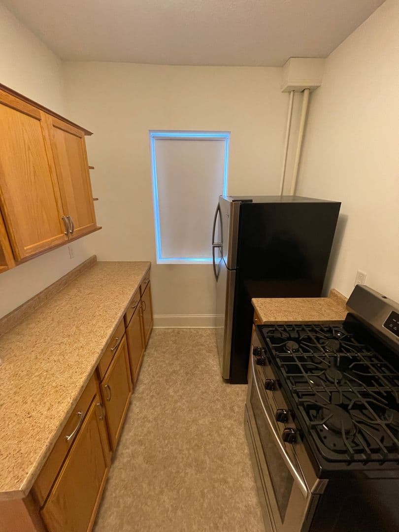 Minneapolis Apartment: 2118 Dupont Avenue South