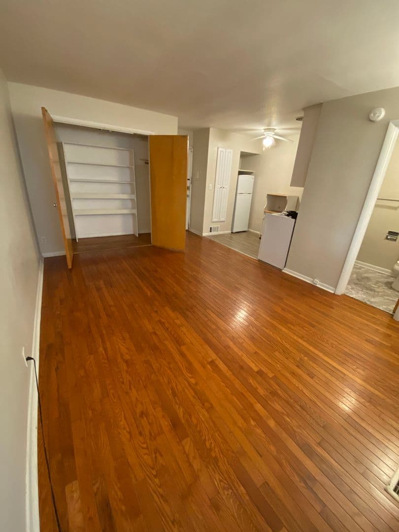 Minneapolis Apartment: 1924 Emerson Ave S