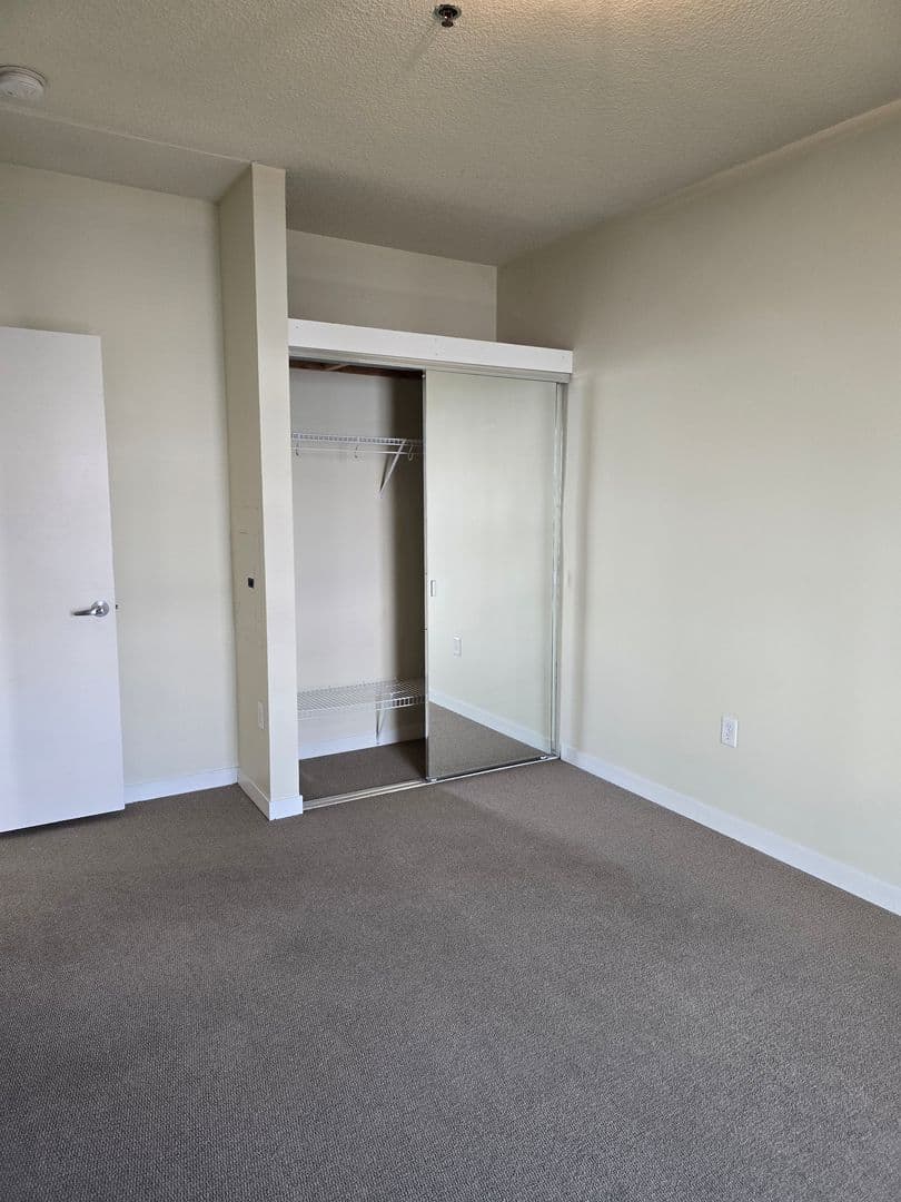 Minneapolis Apartment: 1000 University Ave SE