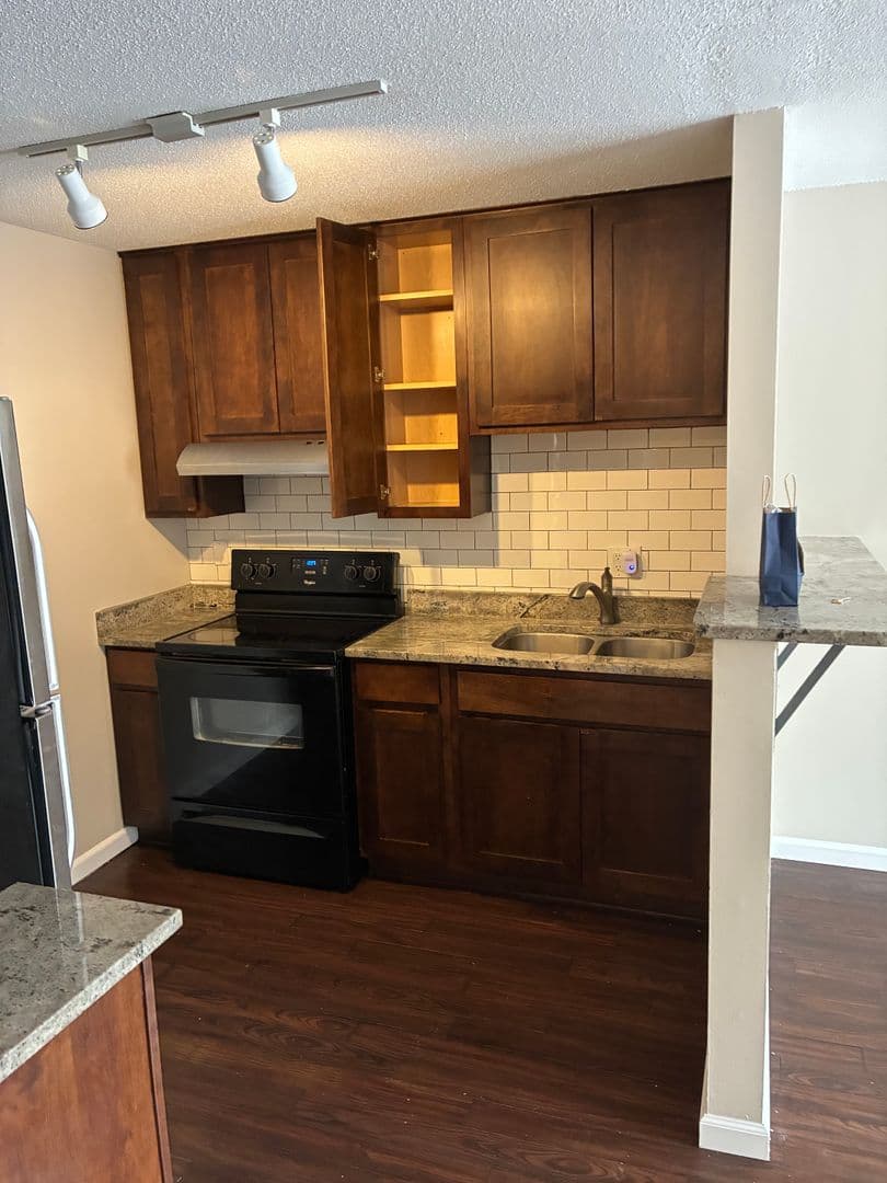 Minneapolis Apartment: 2801 Girard Ave. S.