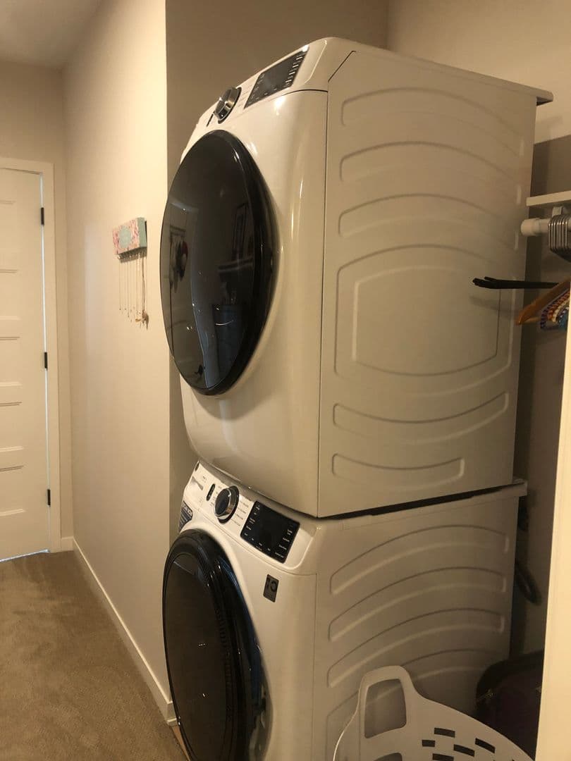 Stillwater Apartment: 200 Chestnut St E