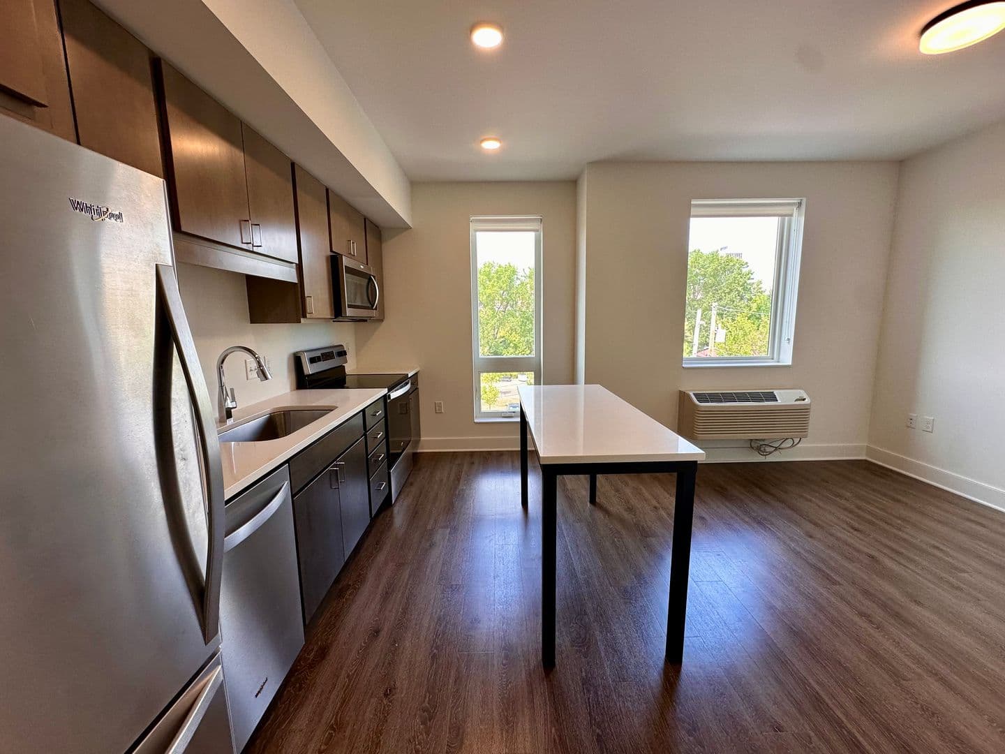 St. Paul Apartment: 84 W Water Street