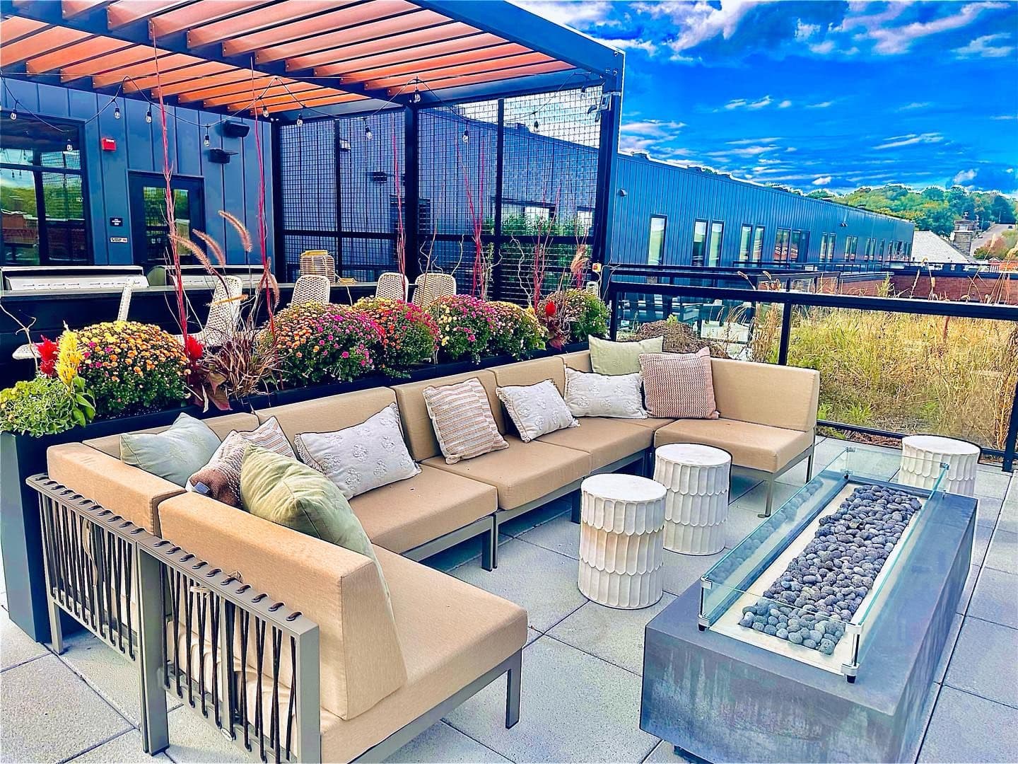 Stillwater Apartment: 200 Chestnut St E
