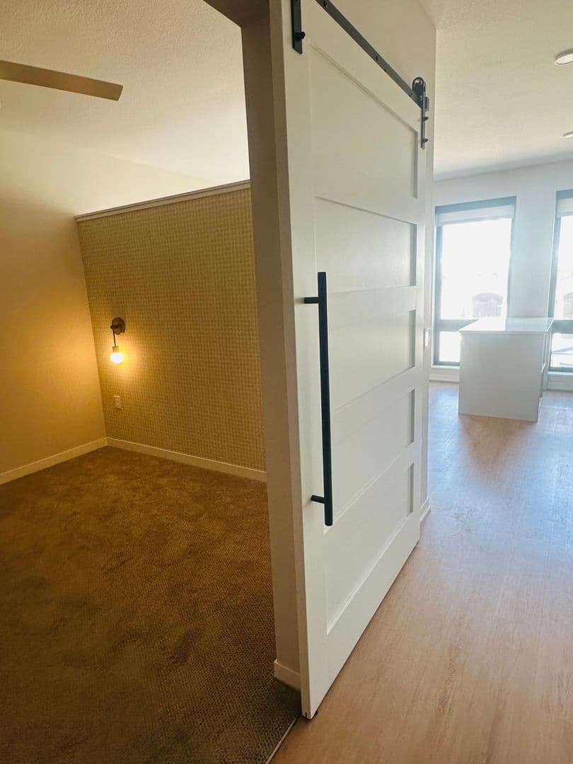 Stillwater Apartment: 200 Chestnut St E