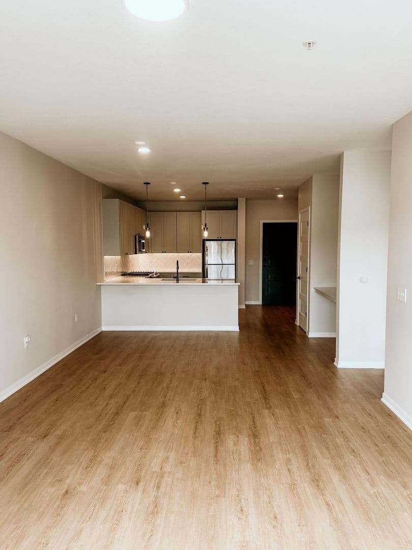 Stillwater Apartment: 200 Chestnut St E